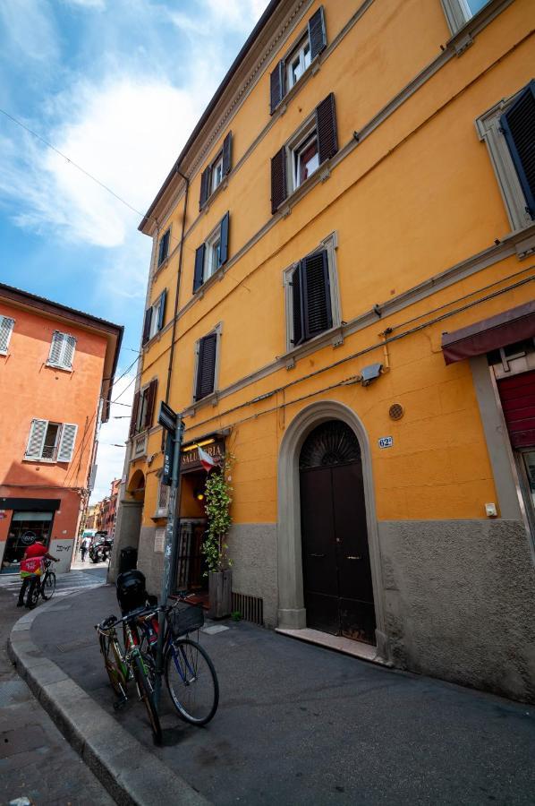 Porta Antica Apartment Bologna Exterior foto